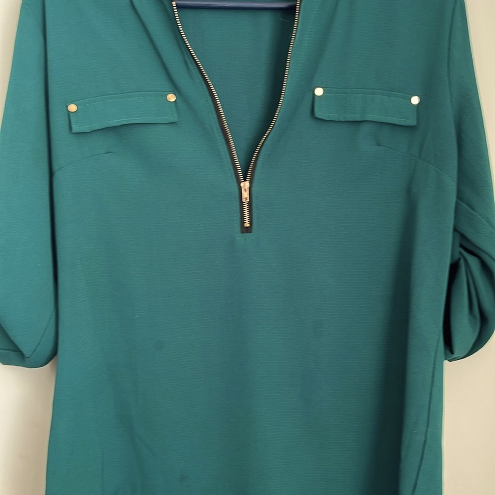 Hunter Green Women’s Medium Blouse